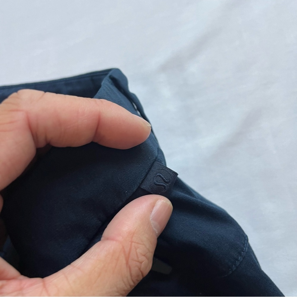 LULULEMON ATHLETICA‎ men’s dark blue navy athletic shorts - Picture 3 of 5